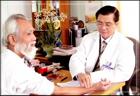 Vật vã với tắc nghẽn phổi (COPD) 5 năm, ông già U70 lấy lại cuộc sống bình yên nhờ cấy chỉ Bản sắc Việt